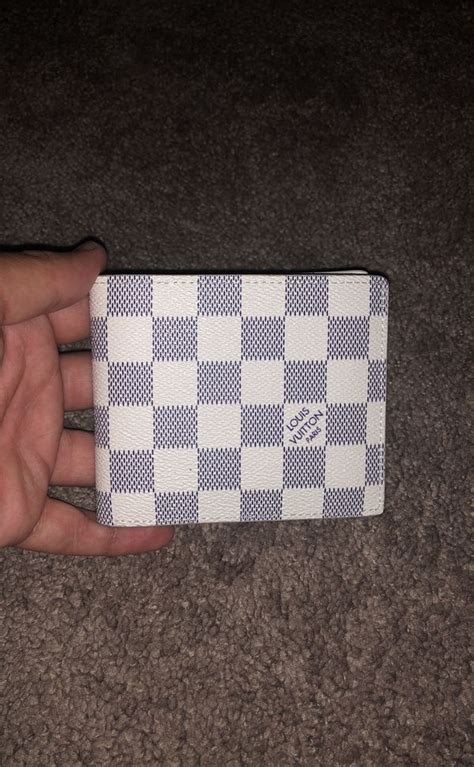 lv wallet men white